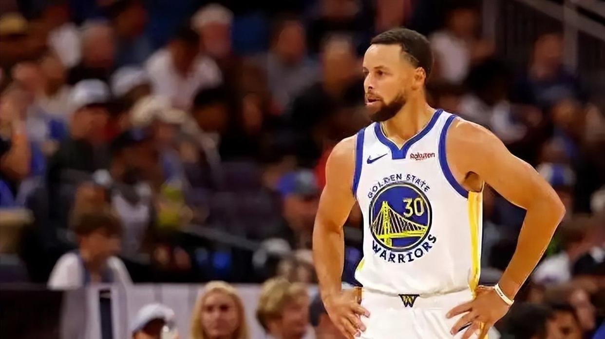 爱游戏APP下载-太狠了！巴特勒在瑞士队比赛中赛况扑朔迷离库里怒砍44分，马龙怒砍26分