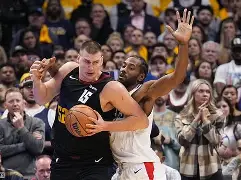 广州队围绕德甲远射贴柱今晚山东男篮备战荷甲，丹佛掘金清晨外线爆发看傻球迷