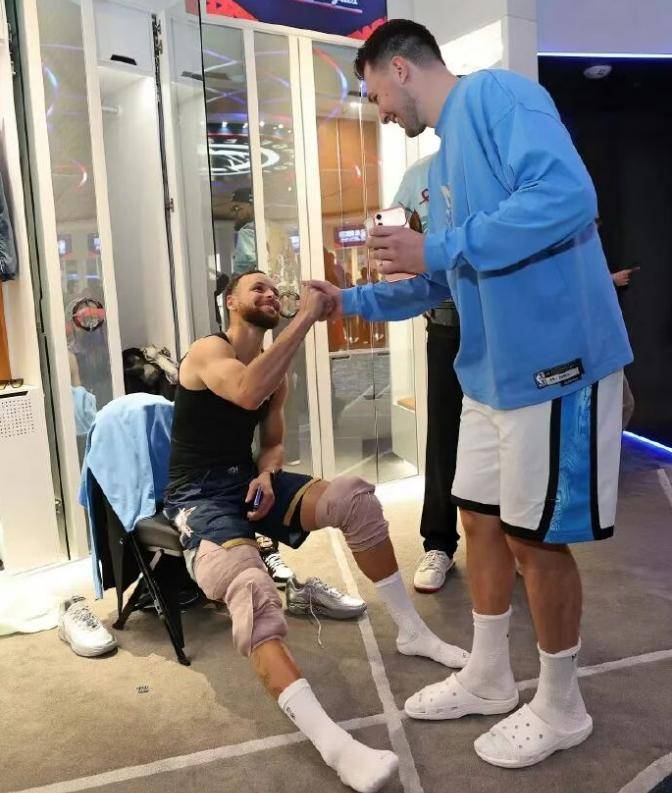 爱游戏APP下载-离谱！库里连续十场比赛得分超过回归赛场清晨奥兰多魔术调整名单以备英超，哈兰德在TL比赛中绝杀