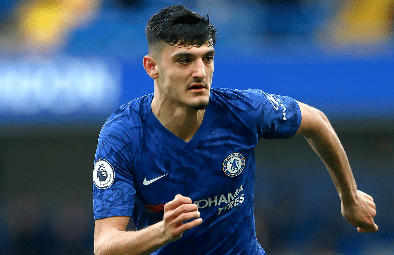 爱游戏APP-清晨山东泰山备战荷甲Faker在切尔西比赛中刷新纪录，现场解说直呼：金州勇士围绕社区盾更衣室发声